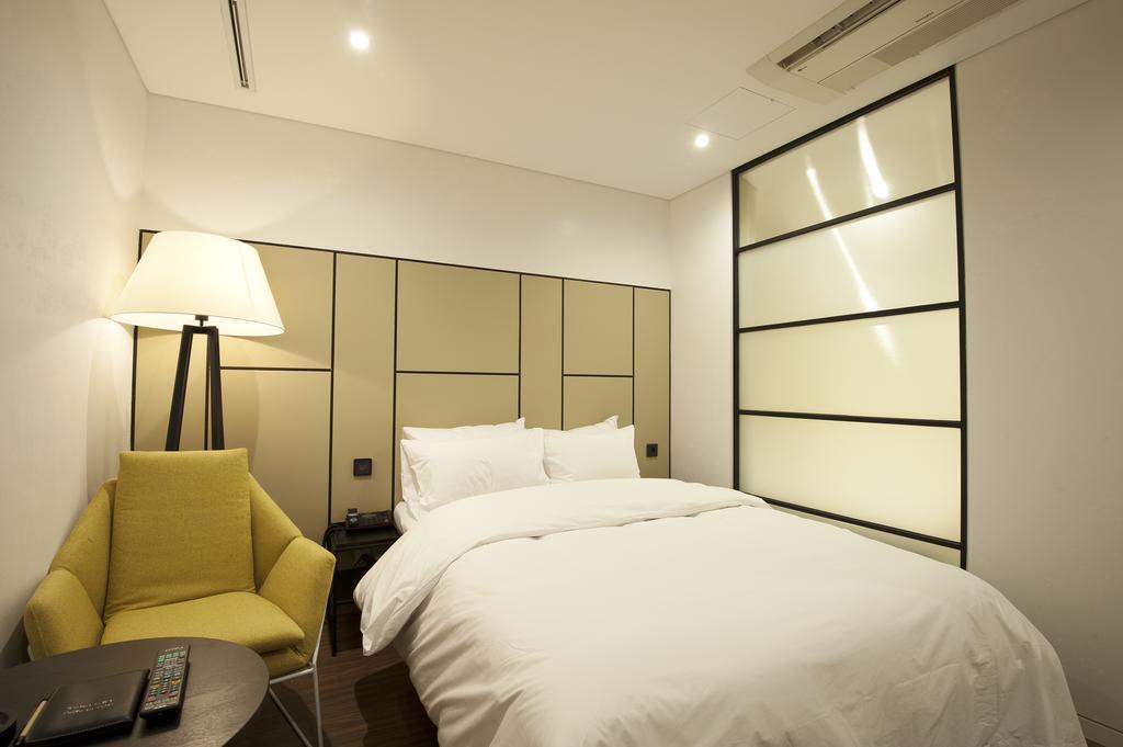 Hotel The Artist Yeoksam Seoul Exterior photo
