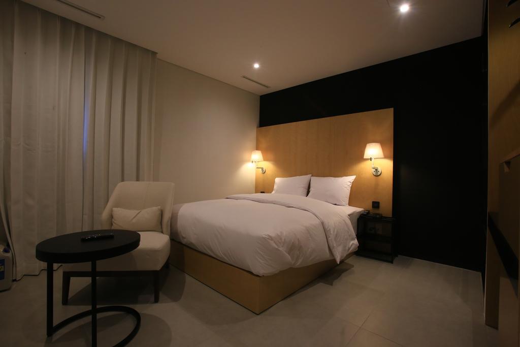 Hotel The Artist Yeoksam Seoul Exterior photo